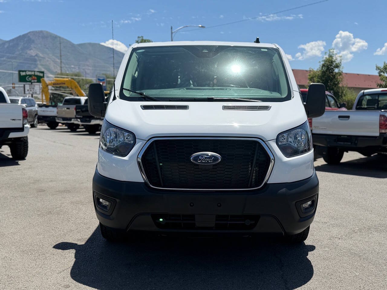 Used 2025 Ford Transit 250 Low Roof w/ Exterior Upgrade Package RWD image 3