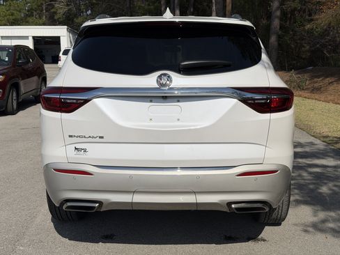Used 2020 Buick Enclave Essence w/ Sound and Sites Package image 9
