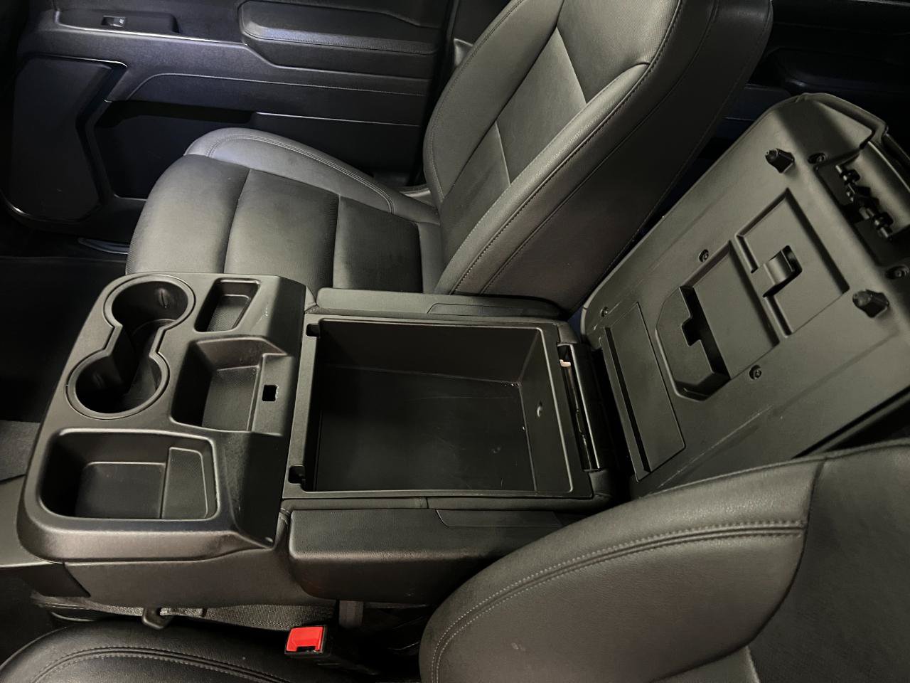 Used 2025 GMC Sierra 1500 SLT AWD/4WD image 30