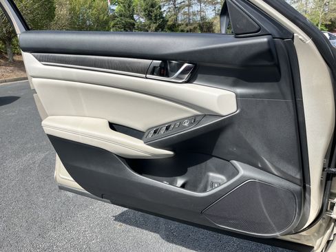 Used 2020 Honda Accord EX image 13
