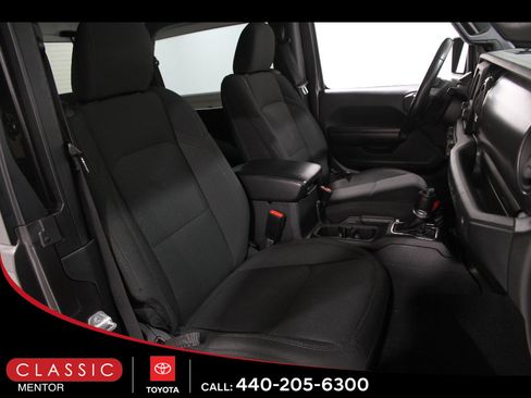 Used 2021 Jeep Wrangler Sport S image 16