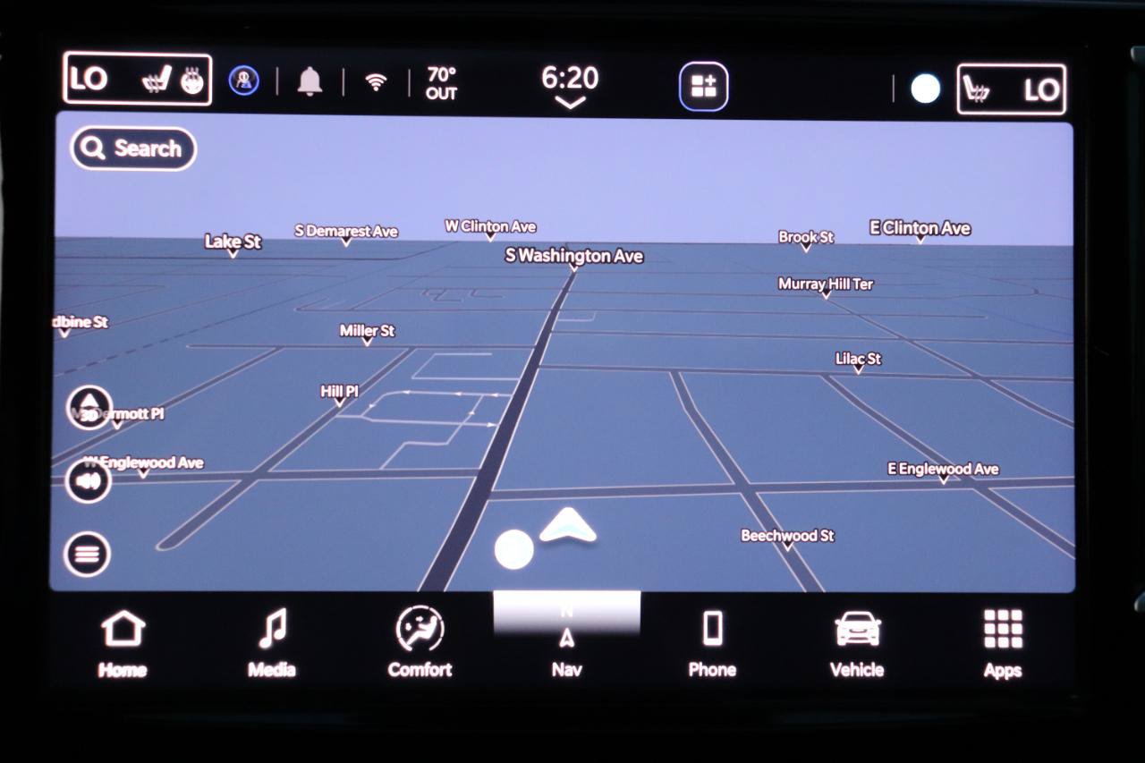 Used 2025 Chrysler Pacifica Limited FWD image 37