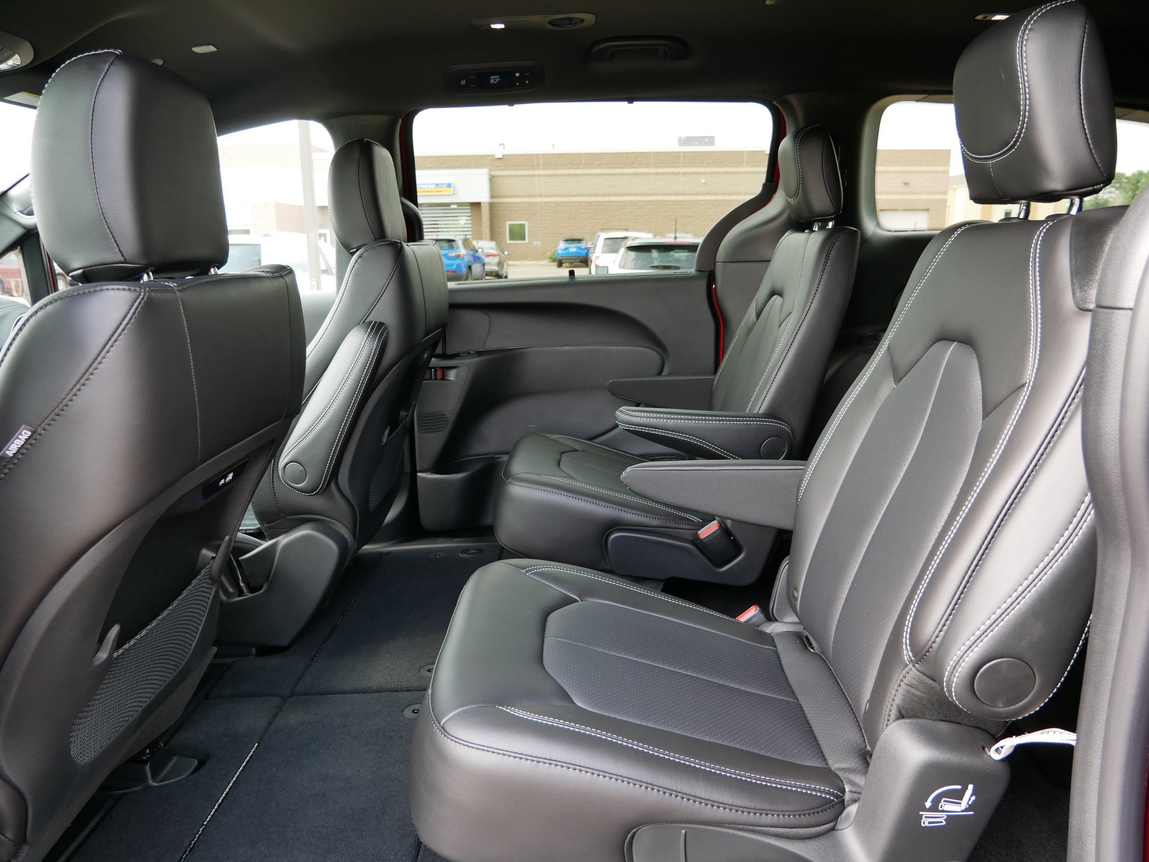 New 2027 Chrysler Pacifica Select w/ Family Tech Group AWD/4WD image 7
