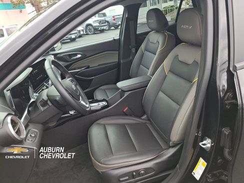 Used 2025 Chevrolet Trax ACTIV w/ Driver Confidence Package FWD image 17