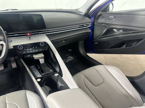 Used 2024 Hyundai Elantra Limited FWD image 21