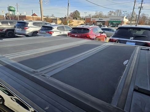 Used 2021 Chevrolet Silverado 1500 LT w/ Z71 Off-Road Package image 13