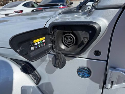 Used 2024 Jeep Wrangler High Altitude image 12