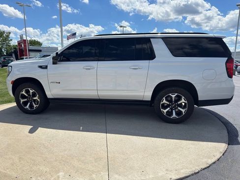 Used 2021 GMC Yukon XL AT4 w/ AT4 Premium Package AWD/4WD image 4
