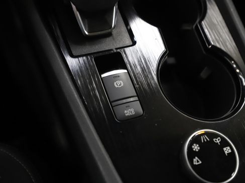 Used 2021 Nissan Rogue SV image 24