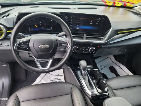 Used 2024 Chevrolet Trax ACTIV w/ Driver Confidence Package FWD image 24