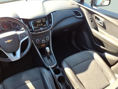 Used 2019 Chevrolet Trax LT w/ LT Convenience Package image 15