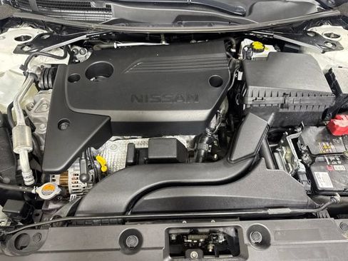 Used 2018 Nissan Altima 2.5 SL w/ 2.5 SL Technology Package FWD image 9
