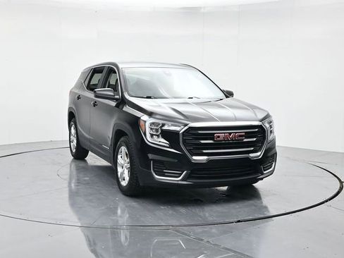 Used 2022 GMC Terrain SLE image 4