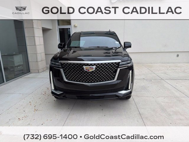 Used 2024 Cadillac Escalade Premium Luxury AWD/4WD image 5