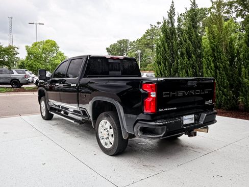 Used 2024 Chevrolet Silverado 2500 High Country w/ Technology Package AWD/4WD image 9