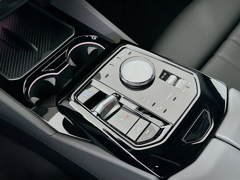 Used 2027 BMW 530i w/ M Sport Package RWD image 15