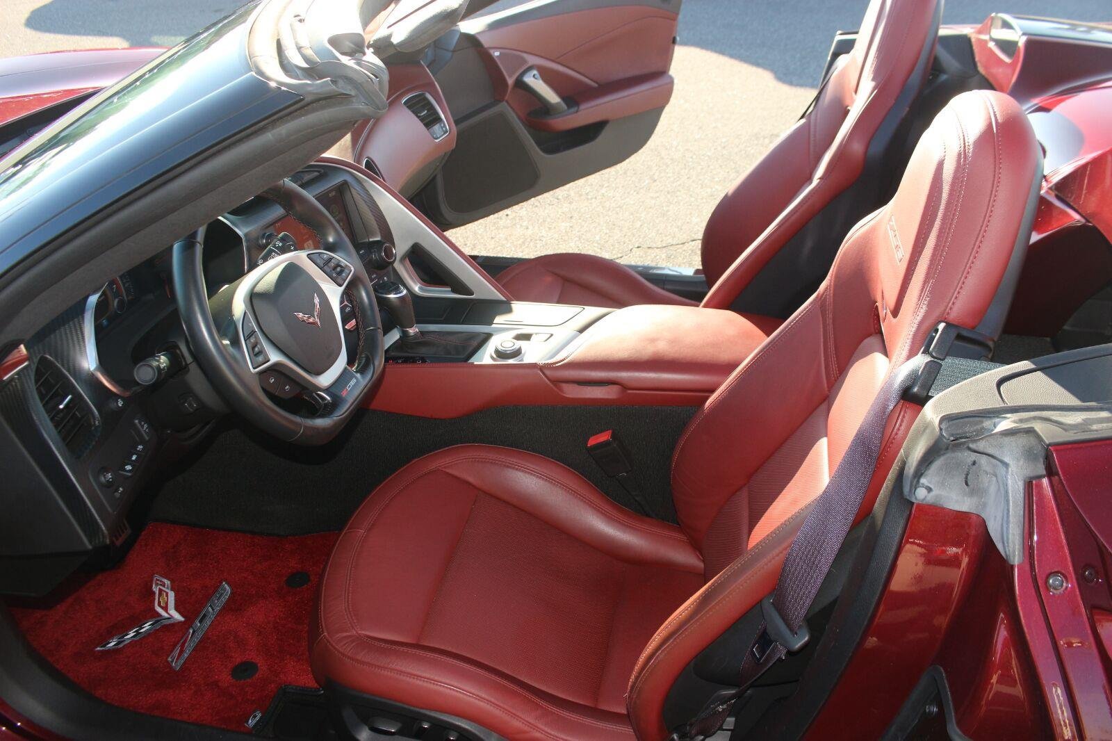 Used 2016 Chevrolet Corvette Z06 w/ 3LZ Preferred Equipment Group RWD image 17