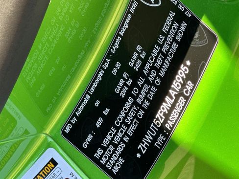 Used 2021 Lamborghini Huracan EVO image 36