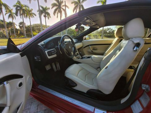 Used 2012 Maserati GranTurismo Sport image 37