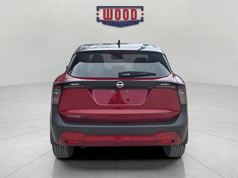 Used 2025 Nissan Kicks SV w/ Illumination Package image 4