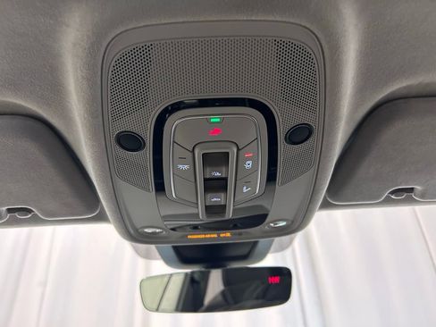 Used 2022 Audi Q8 Prestige AWD/4WD image 18