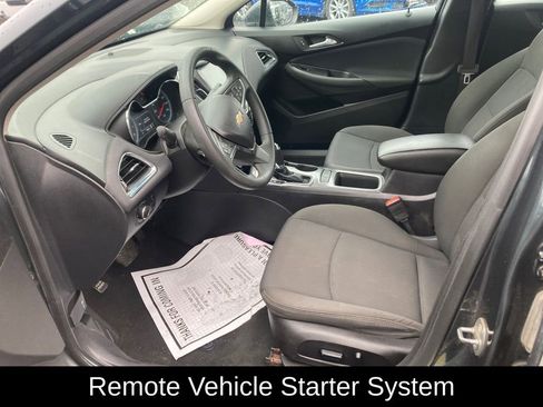 Used 2017 Chevrolet Cruze LT w/ Convenience Package image 12