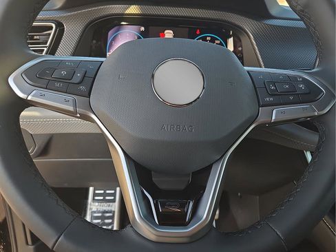 New 2026 Volkswagen Atlas Cross Sport SEL R-Line image 25