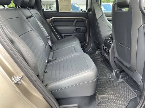 Used 2025 Land Rover Defender 110 AWD/4WD image 19