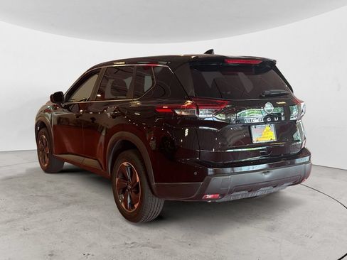 Used 2025 Nissan Rogue SV FWD image 5