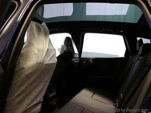 Used 2026 BMW X3 xDrive30 w/ Premium Package image 23