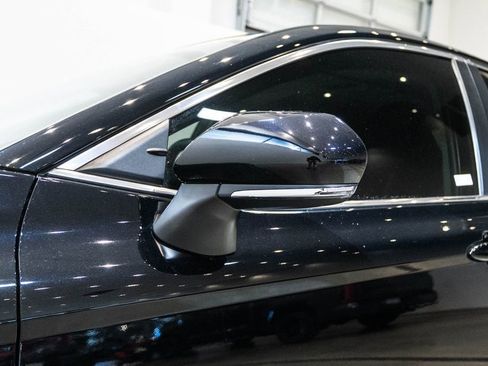 Used 2023 Toyota Camry SE image 12