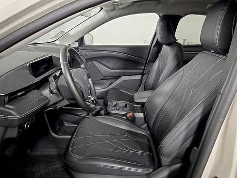 Used 2025 Ford Mustang Mach-E Select w/ Comfort Package Lite image 13