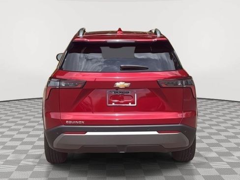 Used 2025 Chevrolet Equinox LT w/ Convenience Package II FWD image 9