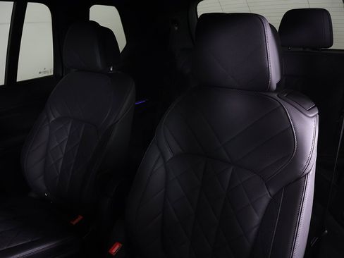 Used 2023 BMW X7 xDrive40i w/ M Sport Package image 35