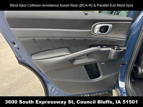 Used 2025 Kia Sorento SX AWD/4WD image 11