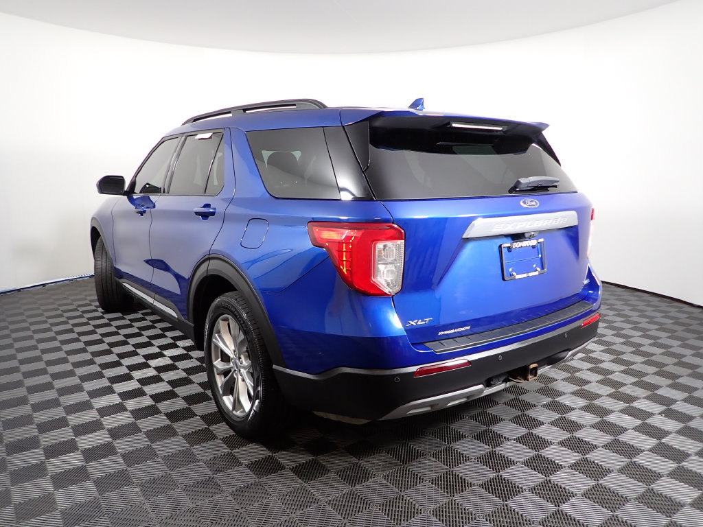 Used 2020 Ford Explorer XLT w/ Equipment Group 202A AWD/4WD image 10