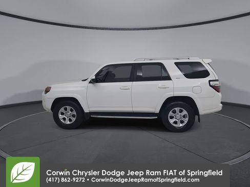 Used 2018 Toyota 4Runner SR5 RWD image 9