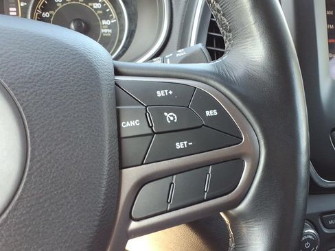 Used 2021 Jeep Cherokee Latitude Lux AWD/4WD image 24