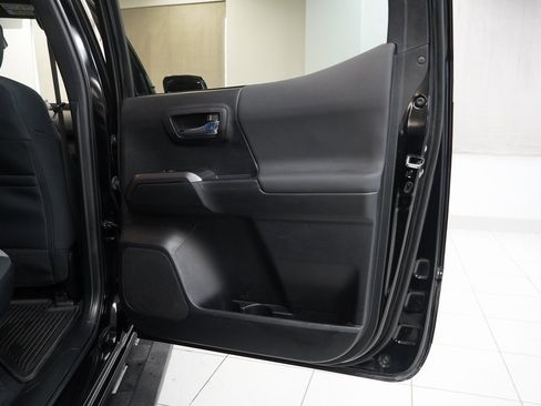 Used 2023 Toyota Tacoma TRD Sport image 23