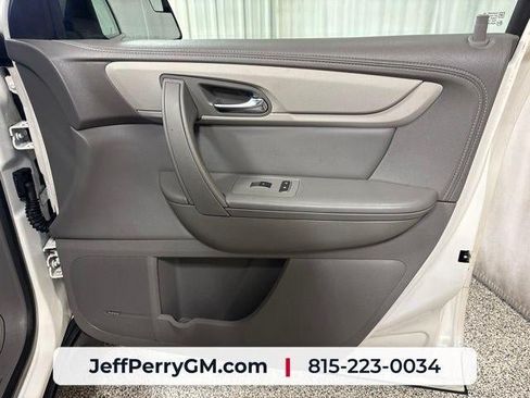 Used 2015 Chevrolet Traverse LT FWD image 17