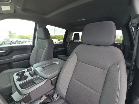 Used 2025 Chevrolet Silverado 2500 Custom w/ Custom Value Package image 23