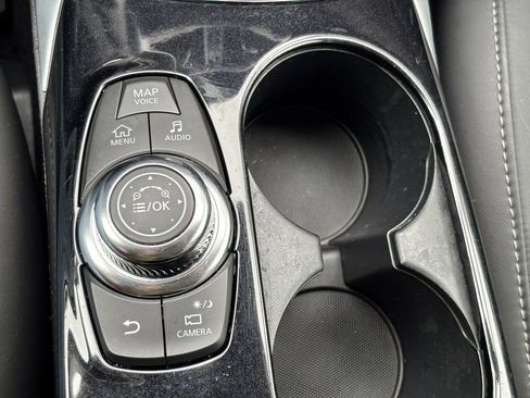 Used 2018 INFINITI QX30 Premium w/ Technology Package image 16