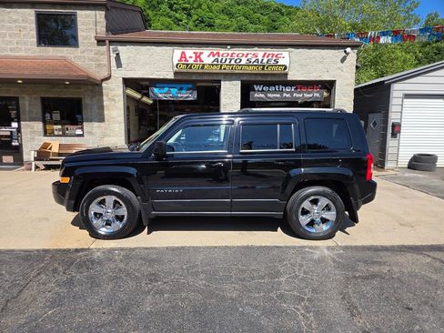 Used 2012 Jeep Patriot Limited w/ Sun/Sound Group AWD/4WD image 4