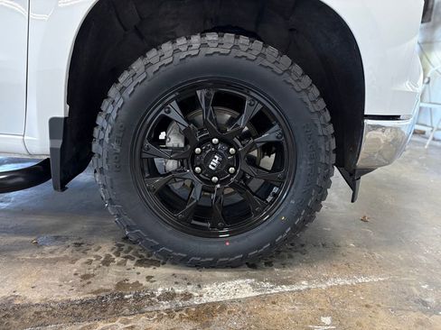 Used 2025 Chevrolet Silverado 1500 LT image 30