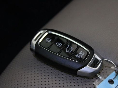 Used 2019 Hyundai Santa Fe FWD image 30