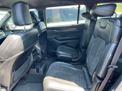 Used 2023 Jeep Grand Cherokee L Laredo AWD/4WD image 15