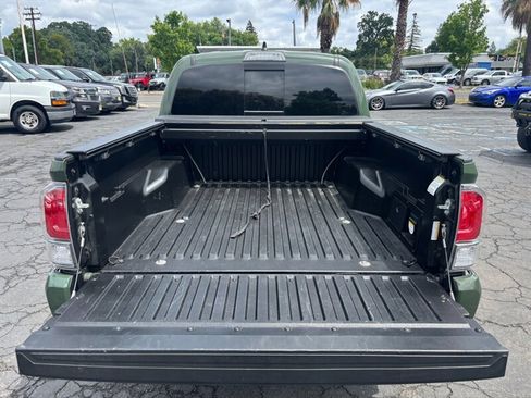 Used 2021 Toyota Tacoma TRD Off-Road AWD/4WD image 13
