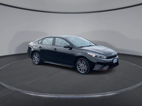 Used 2022 Kia Forte GT-Line image 2