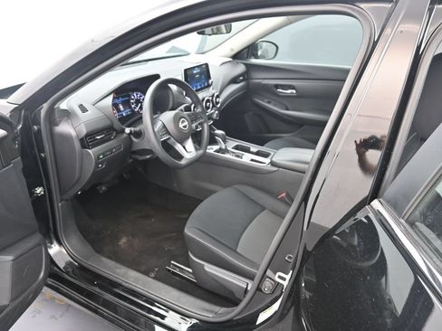 Used 2024 Nissan Sentra SV FWD image 17
