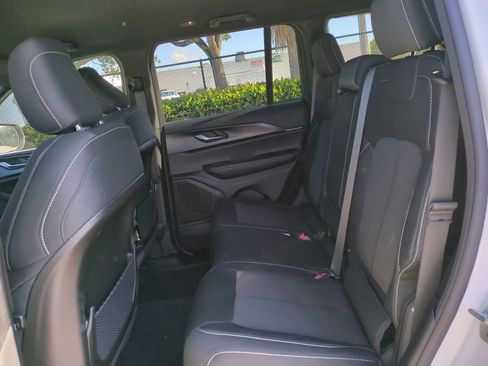 New 2025 Jeep Grand Cherokee Laredo AWD/4WD image 14